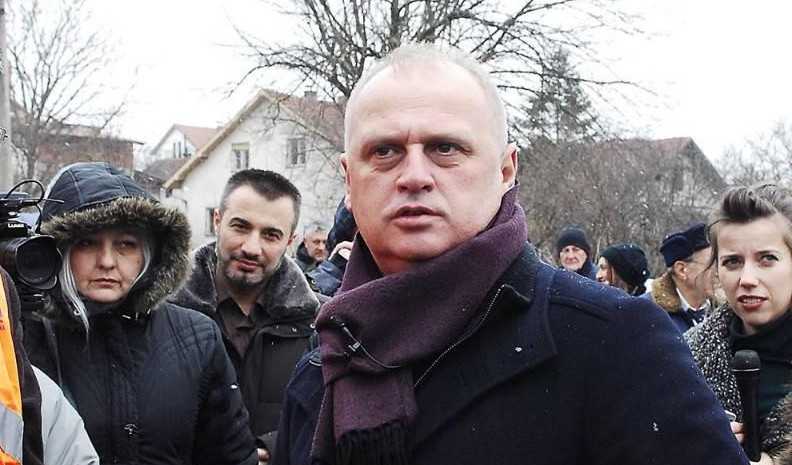 ČISTI SE SNEG SA JAVNIH POVRŠINA! U Beogradu angažovano više od 350 radnika!